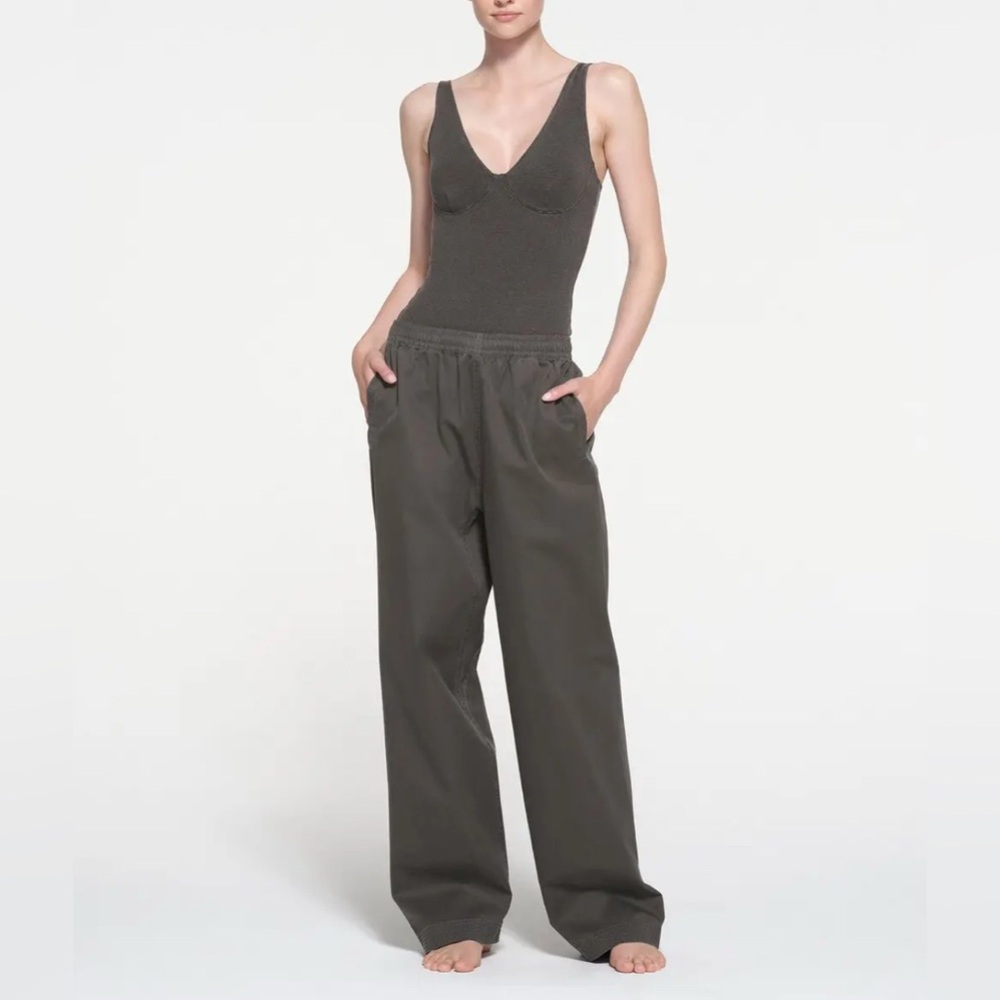 SKIMS Outdoor Woven Drawstring Pant - Washed Onyx